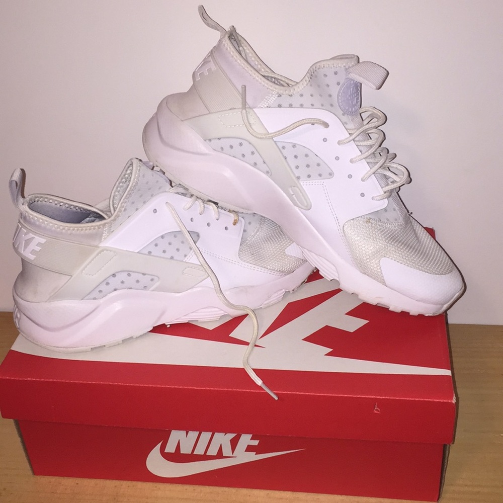 Men’s Nike Air Huarache Run Ultra Size 10.5